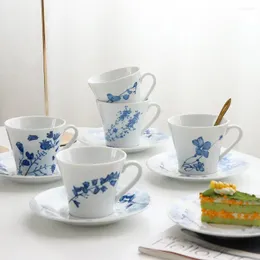 Kubki kreatywne atrament ceramiczna kawa domowa z tacą chińskie kwiaty vintage niebiesko -białe malowanie filiżanki