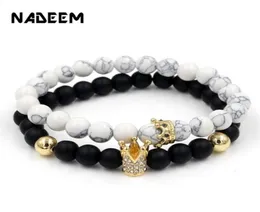 Мода 2PCSSET PAVE CZ King Crown Bracelet Bracelet Natural Howlite Stone Par