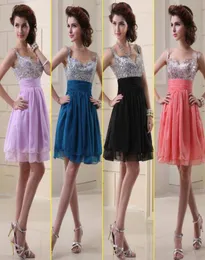 2019 Stock Chiffon Short Prom Homecoming Dresses 섹시 스파게티 등이없는 스팽글 파티 드레스 라인 무릎 길이 졸업 DRES8293083