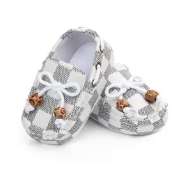 Baby recém -nascidos sapatos infantis crianças tênis infantil sapatos de berço de carrinho de bebê PU First Walkers Sof Sole PRESWALKER70440188529195