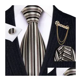 مجموعة ربطة عنق مجموعة أزياء مصممة ذهبية مخططة رجال بروشات منديل الحرير لأعمال هدايا العريس باري.