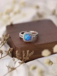 Clusterringe 2024 Mode rein 925 Silberring mit quadratisch blauem Opal und Zirkon trendy Stil für das tägliche Büro tragen