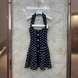 Grundläggande avslappnade klänningar Designer 2024 Spring Sweet and Spicy Age Reducing Girl Style A Pendant Praped Jacquard Hanging Neck Dress 3Pld