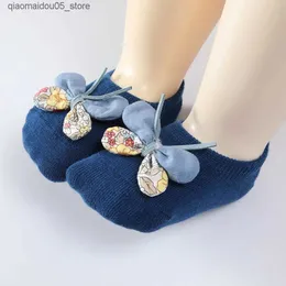 Calzini per bambini 1-3 anni Calzini a farfalla di fiori carini adatti per ragazze in cotone non slip calzini in età prescolare baby principessa calzini accessori neonati q240413