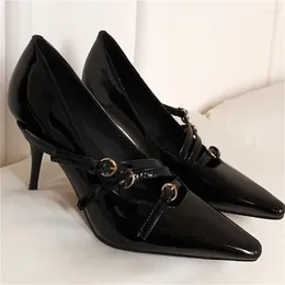 Celas de sapatos de vestido fivela para damas pontas pontiagudas de couro feminino femme saltos baixos mocas femininas tacones rasas sozapatos mujer