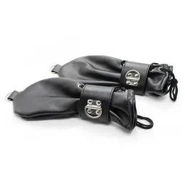 Feashionsoft Leather Fist قفازات مع أقفال أندرينغز ضبط اليدين أدوار PET يلعب الأزياء الوثنية 4525944