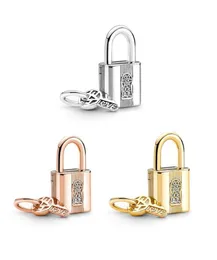 Shine Gold Color Padlock och Key Dangle Charm 925 Sterling Silver Pärlor för smycken Makande Fit Original Armband Fashion DIY 760088C01 780088C01 790088C019953306