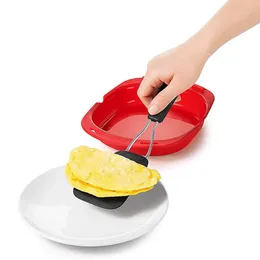 Bordmattor Mikrovågsugn Non Stick Omelette Maker Eggs Roll Baking Pan Tools Tasty Kitchenware