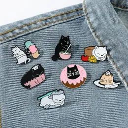 Food Cats Brosche süße Anime -Filme Spiele Harte Emaille Pins sammeln Cartoon Brosche Rucksack Hat Bag Kragen Lampelabzeichen