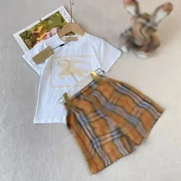 Europäische amerikanische und britische Modemarke Gedruckte karierte Geschwister Set zweiteilige Kinderkleidung Neues Sommerkleid Set für mittlere Alter und kleine Kinder