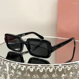 Sonnenbrille 2024 Mode kleines Rechteck für Frauen Langlebige Retro -Marke Designer Square Frauen UV400 Augenmaske