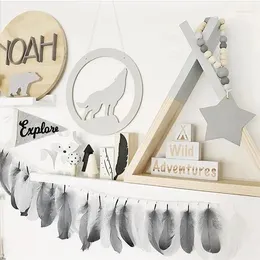 Decorative Figurines Ins Feather String Wall Hanging Ornament Nordic Baby Bed Kids Room Decoration Nursery Decor Po Prop Party Banner