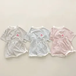 Şort Koodykids Yaz Bebek Erkekler Giysileri Set 2 PCS Bebek Gri Çizgili Tshirt Şort Giysileri Set Yeni Toddlers Kızlar Günlük Coddler Giysileri