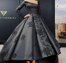 Elegancka wieczorna suknia z długimi rękawami Unikalna aplikacja haftu w dekolcie w szyku w stylu n-nutka Satyna wysokie sukienki balowe