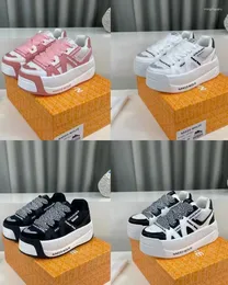 Casual Shoes Fashion Designer Lace-Up Leather Suede Mesh Platform Trainers Ound Toe Contrasing Sole 3D Bubble Plack