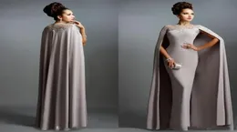 2020 Nya billiga långa sjöjungfru aftonklänningar med Cape Illusion Neck Lace Mother of the Bride Dresses Long Formal Party Prom Clows 3810145