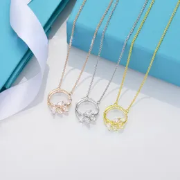 Lady Designer Pendant Halsband Nya diamantrösta Vine Ring-halsband Vit koppar pläterade 18K Rose Gold Stylish Chains