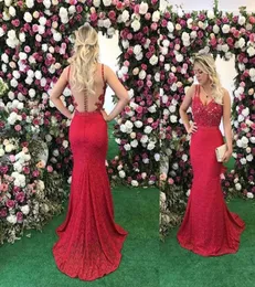 2020 Eleganti abiti da sera a sirena rossa V Neck Illusion Lace Pearls Tulle Sheer Back con bottoni Long Plus size serali GO8839925