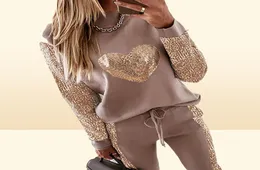 Designer Women Tracksuits Suit Khaki Love Sport Casual Sport Sport Round Neck Long Maniche con cappuccio Topspants Due pezzi Set di abiti PLU6705596