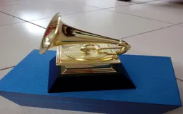 2018 Grammy Ödülleri 11 Gerçek Yaşam Boyutu 23 Cm Yükseklik Grammys Ödülleri Gramofon Metal Kupa Hatıra Koleksiyonu 4687346