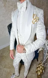 زفاف عتيقة Tuxedos Fashion Three Pitch Lace Suits 2019 Custom Make Groom Suck Jacketpantsvestbow Classic Fit Bridegroo5725490