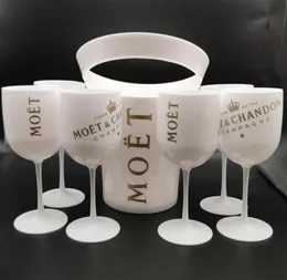 دلاء الجليد والمبردات مع 6pcs الزجاج الأبيض Moet Chandon Champagne الزجاج البلاستيك 302w208d253v2857675