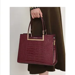 Womens 2024 Bag Crossbody Couro genuíno chineses versáteis de casamento de ponta de ponta de sofrimento