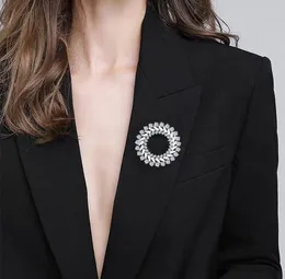 Ant Angel Fashion okrągłe piny broszka z broszka biżuteria dla kobiet luksusowe wykwintne broszki roczne prezenty z akcesoriami 6080194