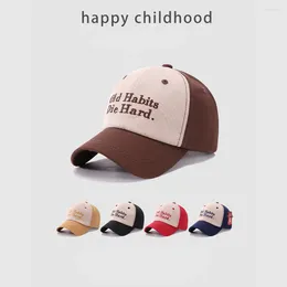 Ballkappen Kindermütze gestickt aus Buchstaben Gewohnheiten Farbe passende Baseball Spring Kid's Peaked Hats Sun Hut