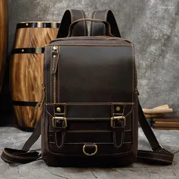 Backpack Retro Man Multifuncional Estudante de Couro Esportivo ao ar livre Bolsa de peito