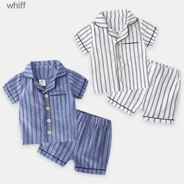 Pigiama calda estate 2 3 4 6 8 10 anni camicia da sonno manica corta+pantaloncini 2 pezzi per bambini per bambini set di pigiami a strisce a strisce 210414 C240413