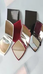 Portabla kosmetiska speglar 2022 Classic Xury C Mönster svart sminkspegel för resor Make -Up Tools Folding Double Side Mirror Wi6302371