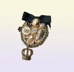 Pearl Vintage berömd designer smycken brosch för kvinnliga stift högkvalitativ broach tröja klänning13503470