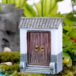 Dekoracyjne figurki 1PC sztuczne drzwi retro bajer ogrodowy miniaturowe ozdoby trawnika domowe figurka do dekoracji dziewicy