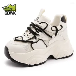 Sapatos casuais sdwk 8cm plataforma cunha de corda mista color