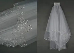 2019 Brautschleier Elbow Schleier Hochzeitskleid Brautkleid Perlen Edge Tüll zwei Schicht mit Kamm billig weißer Elfenbein auf Stock6406761