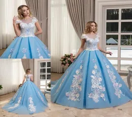 Princess Ball Gown Prom Dreess 2018 Light Blue Sheer Neck Lace Appriqued Flower Evening Flower Evening Gowns 빈티지 정식 대회 드레스 8605123