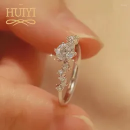 Clusterringe Huiyi 925 Sterling Silber Weiß Gold Runde Ausgeschnittene Moissanit -Ring für Mädchen Cocktailschmuck Engagement