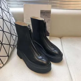 The Row Smooth Leather Leather Chelsea Boots Platform sliper slip on Round Toe Block Heels مسطح الأوتاد الجوارب مصممة فاخرة مكتنزة لأحذية المصنع للنساء