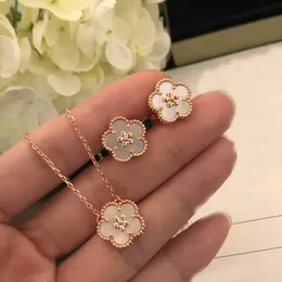 18K Rose Gold Luxury Sweet Plum blossom Flower Designer Earrings Studs Mother of Pearl Charm Ear Rings Earring Earings Bracelets Necklaces Jewelry Gift