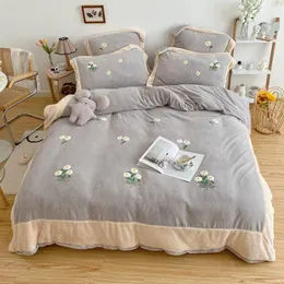 Bettwäsche Sets Schlafzimmer vierköpfiges Bett Wäsche Set Nordische Winterverdickung plus Samt warme Quilt-Deckung Mode einfache Familie El