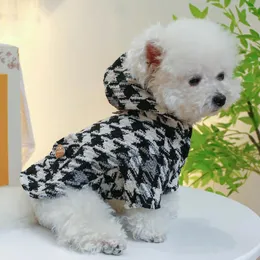 Vestuário para cães roupas de gato outono e inverno amor quente houndstooth windbreaker pet puppy roupas produtos de animais de estimação