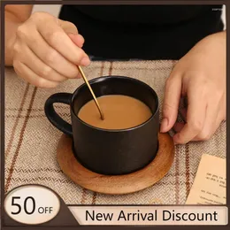 Tassen Untertassen Keramik Kaffeetasse Nordisch wiederverwendbares Design tragbares personalisiertes Griff Dekoration Kahve Fincan Takimlari Restaurant