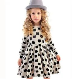 Abito da bambina a maniche lunghe in cotone Black Stamp Elastic Pieted Kids Dress Dress Sticking Cartunone Cat Stampa Dress4834247