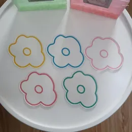 Coppe Saucers Hyuna Ins Volto Solido colore trasparente fiore acrilico 2024 Prodotti di decorazione per la casa creativa