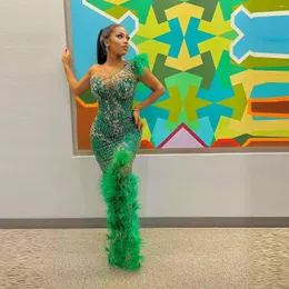 Vestidos de festa penas de penhas de luxo com grandes contas lantejoulas Veja através de vestidos de ocasião especial de vestido de noite de sereia