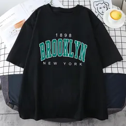 1898 Brooklyn York Letter Impresso Camisetas de algodão T para Man Personality Street Hip Hop Clothing Geralmente.