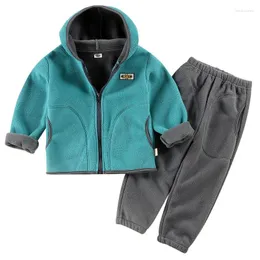 Kläderuppsättningar 2024 Girl Boys kläder Autumn Winter Fleece långärmad huva jacka pälsbyxor 2 st barn set barn