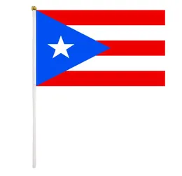 Пуэрто -рико портативный флаг 14x21 см. Полиэфирная рука размахивая флагами с пластиковыми флагштолями для празднования фестивальных мероприятий3903567