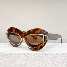 Solglasögon Stylish Unique Cat Eye Acetate UV400 Hållbar lins utomhusmode handgjorda designer Black Tortoise Eyewear 40119i